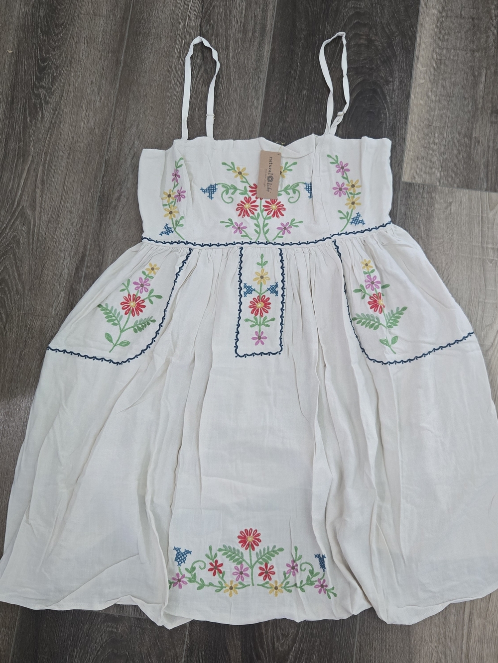 NATURAL LIFE Bailey Embroidered Floral Mini Dress